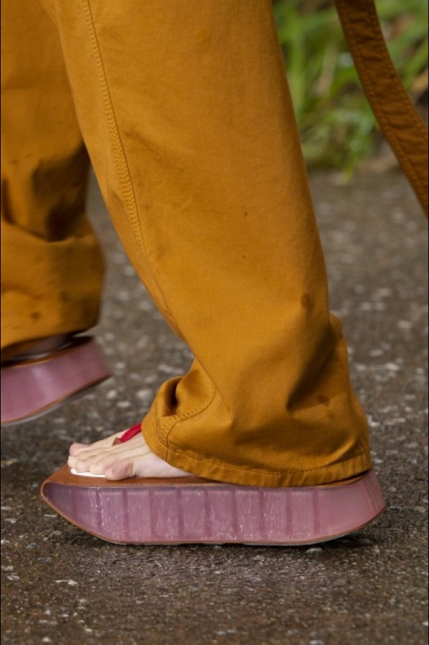 اسبوع الموضة في باريس 2019 عرض أزياء LANVIN لربيع وصيف 2020