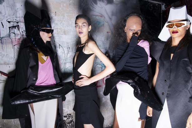 اسبوع الموضة في باريس 2019 مجموعة RICK OWENS لربيع وصيف 2020