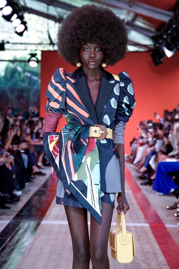 اسبوع الموضة في باريس 2019 مجموعة ايلي صعب الفاخرة لربيع وصيف 2020