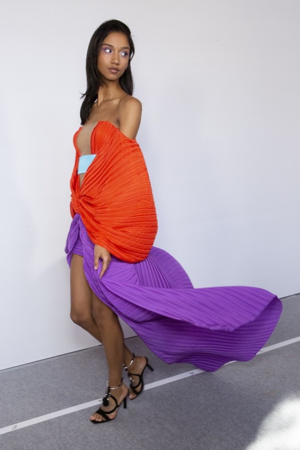 اسبوع الموضة في باريس 2019 ازياء BALMAIN الجاهزة لربيع وصيف 2020