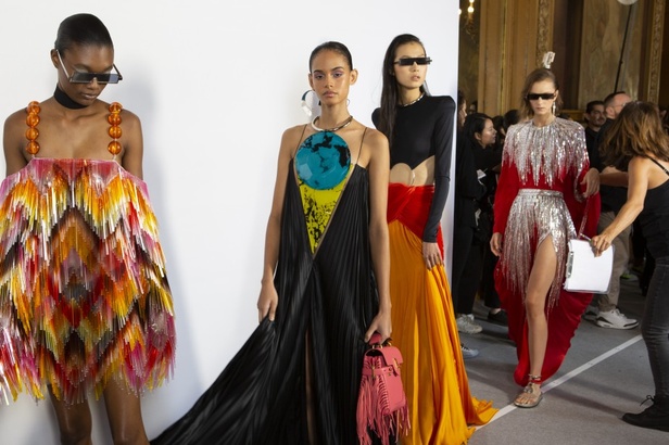 اسبوع الموضة في باريس 2019 ازياء BALMAIN الجاهزة لربيع وصيف 2020