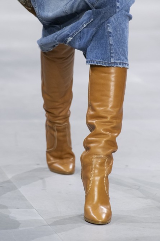 اسبوع الموضة في باريس 2019 أزياء  CELINE الفاخرة لربيع وصيف 2020