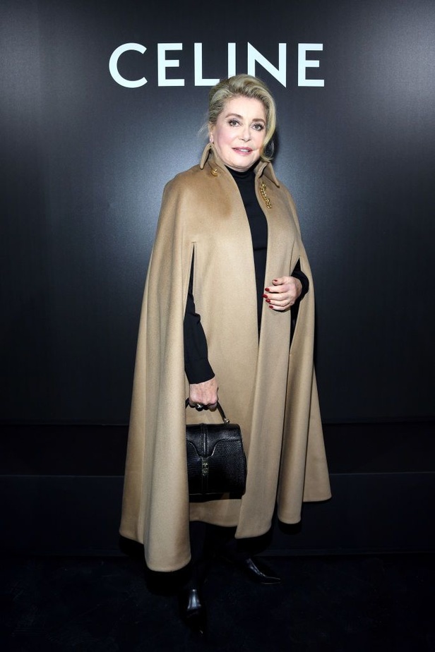 اسبوع الموضة في باريس 2019 أزياء  CELINE الفاخرة لربيع وصيف 2020