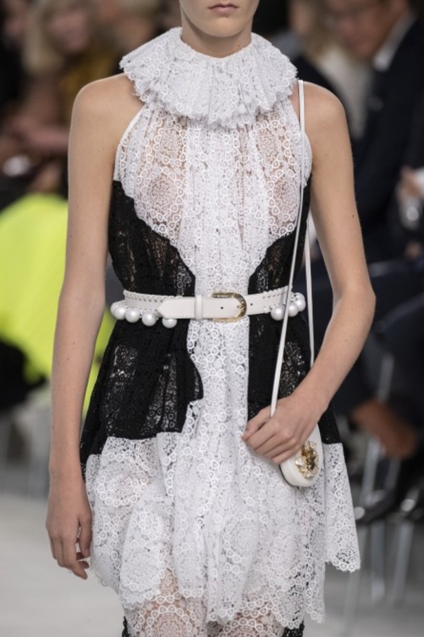 اسبوع الموضة في باريس 2019 مجموعة لويفي لربيع وصيف 2020