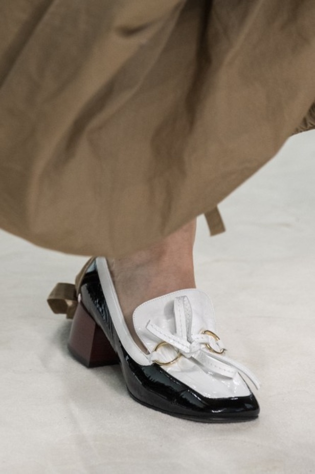 اسبوع الموضة في باريس 2019 مجموعة لويفي لربيع وصيف 2020