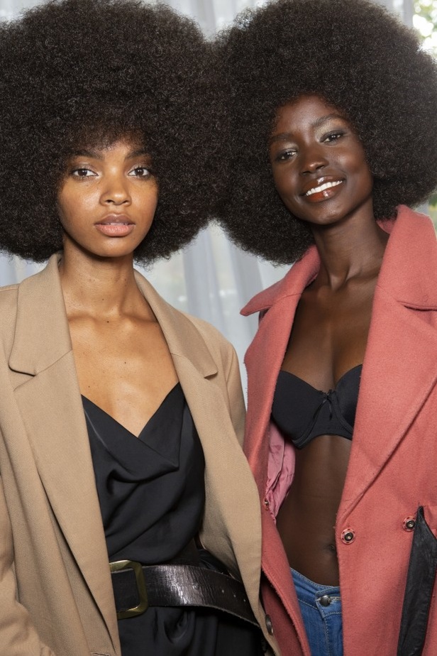 اسبوع الموضة في باريس 2019 مجموعة ايلي صعب الفاخرة لربيع وصيف 2020