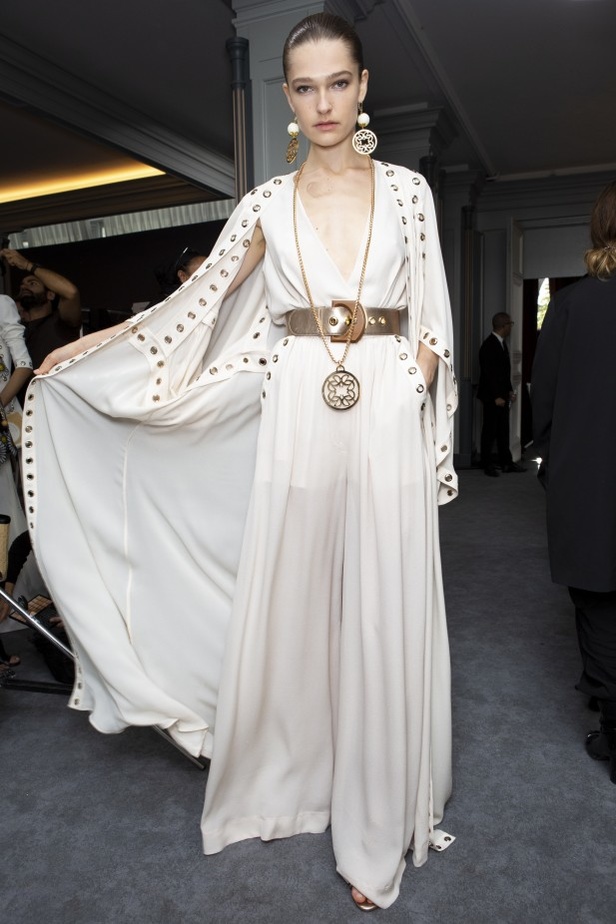 اسبوع الموضة في باريس 2019 مجموعة ايلي صعب الفاخرة لربيع وصيف 2020