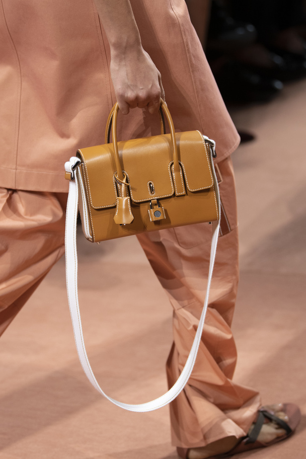 اسبوع الموضة في باريس 2019 مجموعة HERMES لربيع وصيف 2020