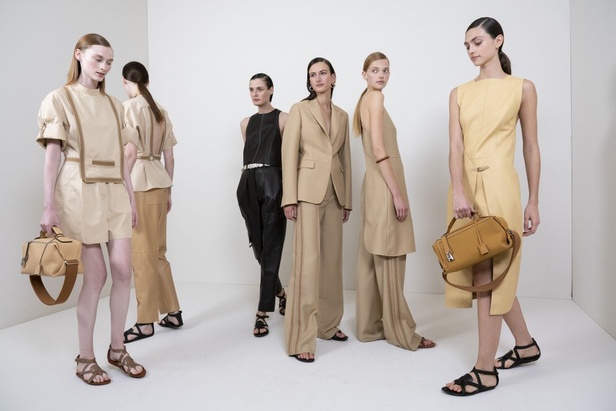 اسبوع الموضة في باريس 2019 مجموعة HERMES لربيع وصيف 2020