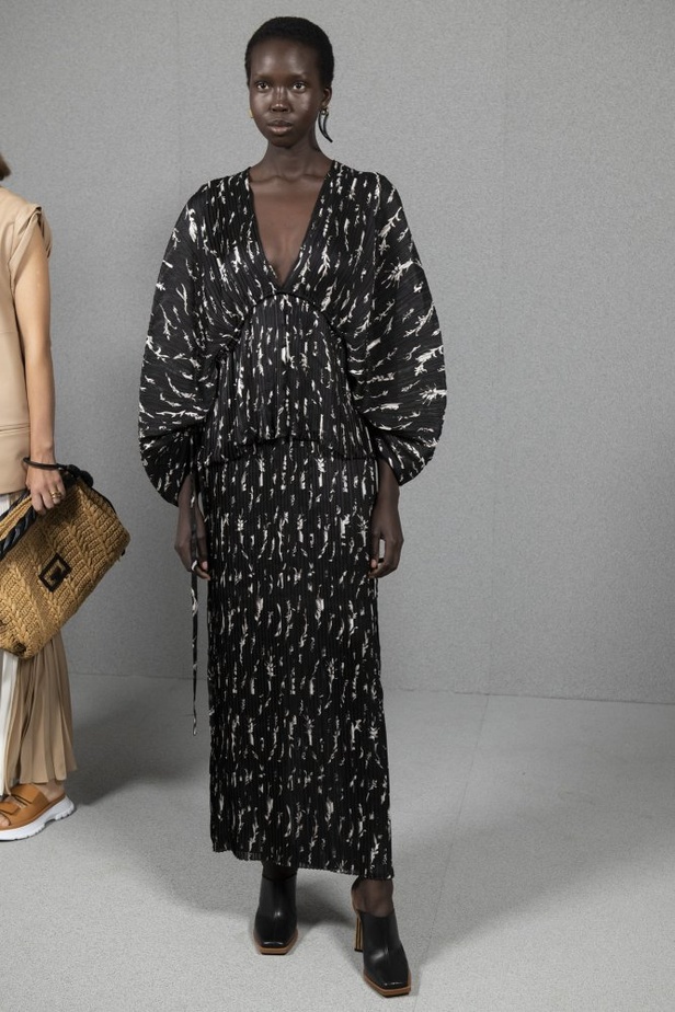 اسبوع الموضة في باريس 2019 مجموعة GIVENCHY لربيع وصيف 2020