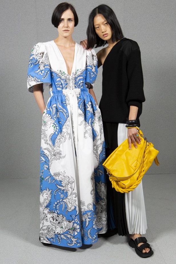 اسبوع الموضة في باريس 2019 مجموعة GIVENCHY لربيع وصيف 2020