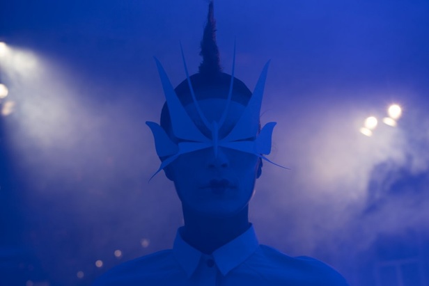 اسبوع الموضة في باريس 2019 مجموعة الالبسة الجاهزة من MANISH ARORA لربيع وصيف 2020