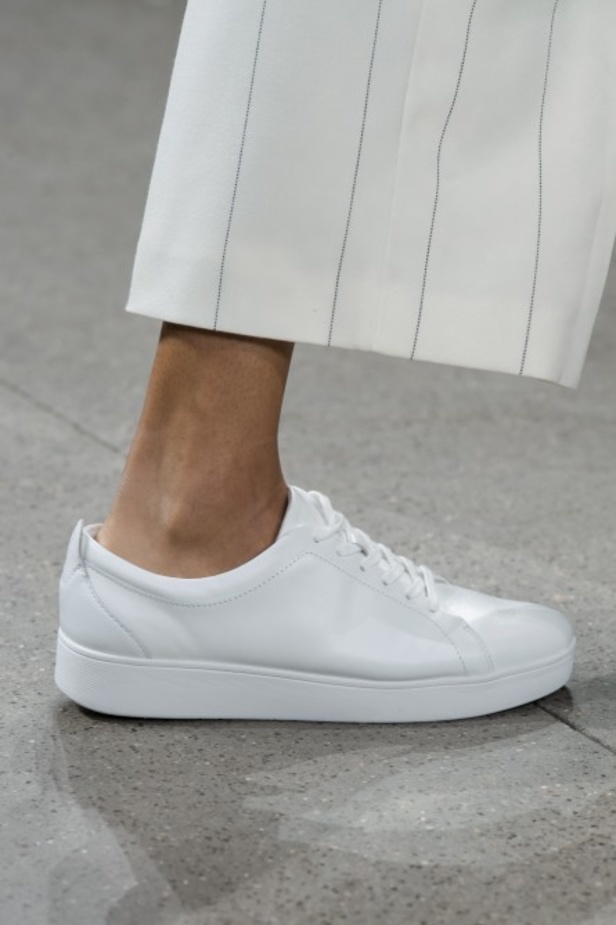  اسبوع الموضة في نيويورك 2019 ابرز صيحات أزياء و اكسسوارات ELIE TAHARI لربيع وصيف 2020 