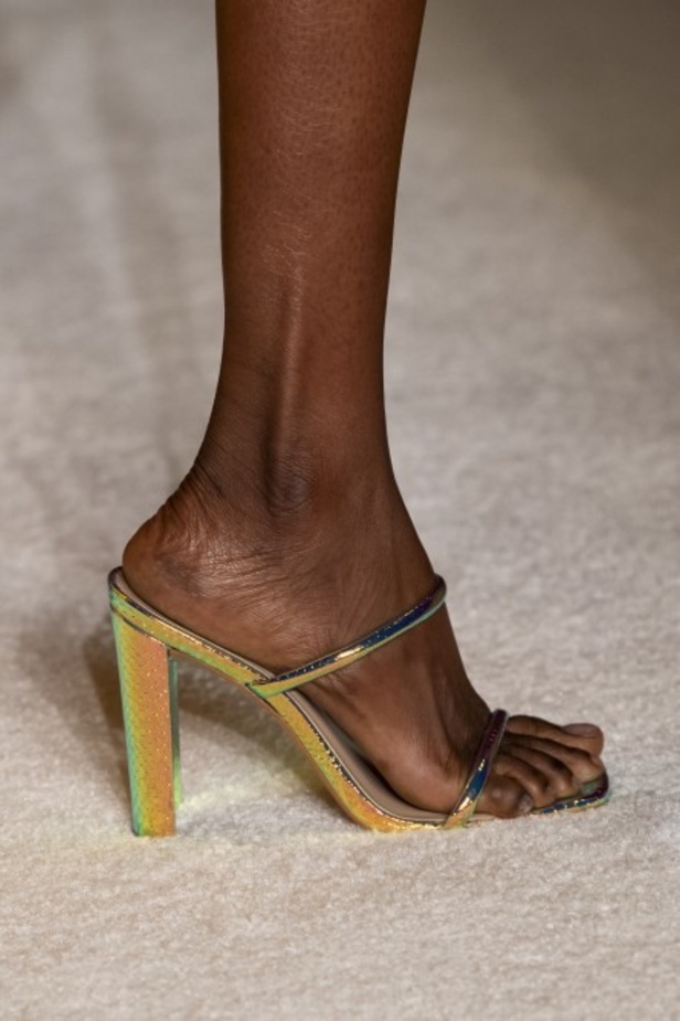 عرض أزياء كريستيان سيريانو لموسم ربيع وصيف 2020