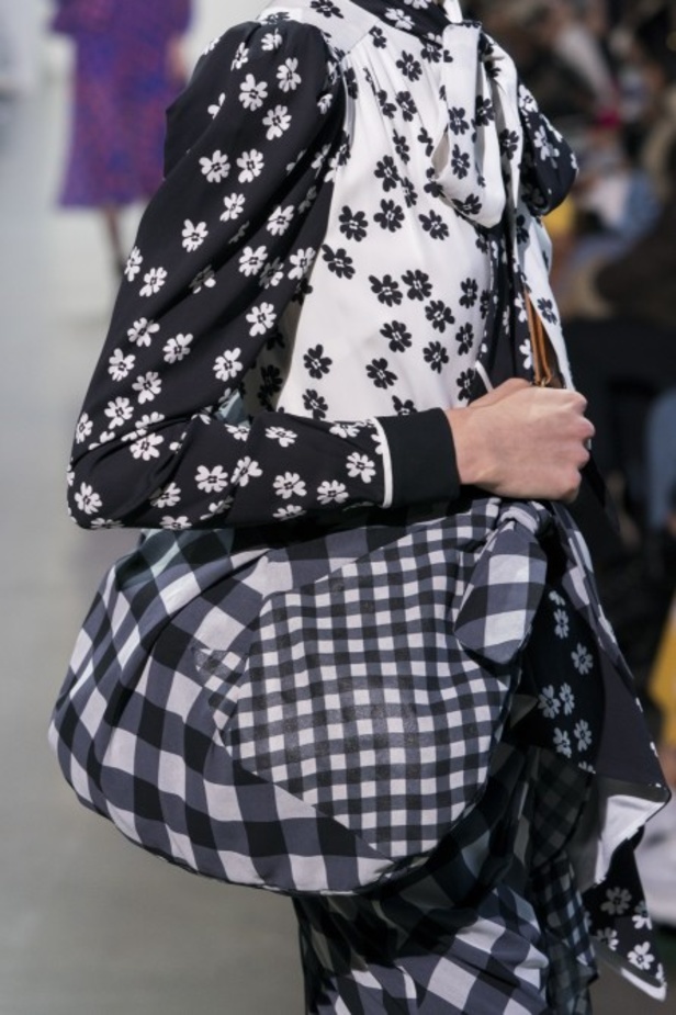 مجموعة Self Portrait للألبسة الجاهزة لخريف 2019