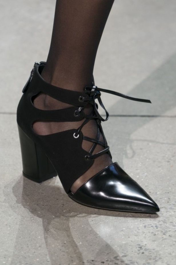 مجموعة Self Portrait للألبسة الجاهزة لخريف 2019