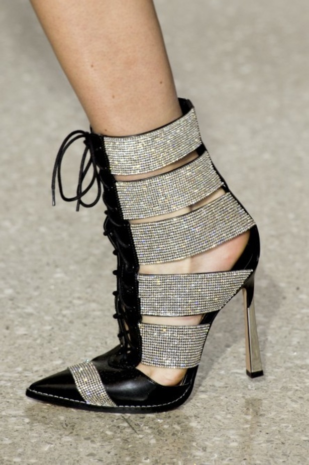 مجموعة Christian Siriano  للألبسة الجاهزة لموسم خريف 2019