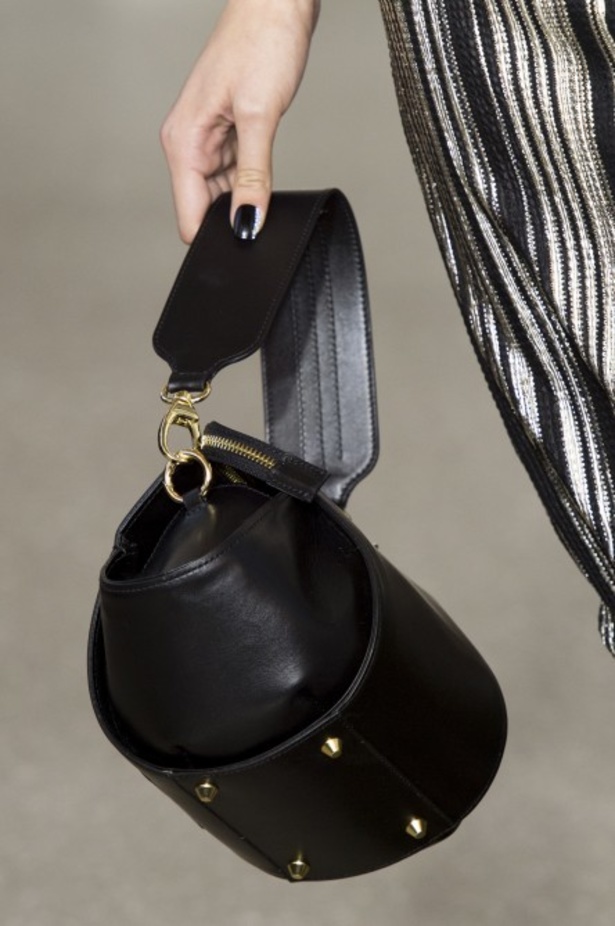 مجموعة Christian Siriano  للألبسة الجاهزة لموسم خريف 2019