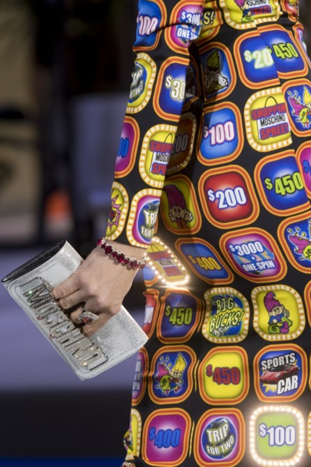 مجموعة Moschino  للألبسة الجاهزة لخريف و شتاء 2019