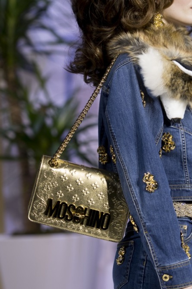 مجموعة Moschino  للألبسة الجاهزة لخريف و شتاء 2019