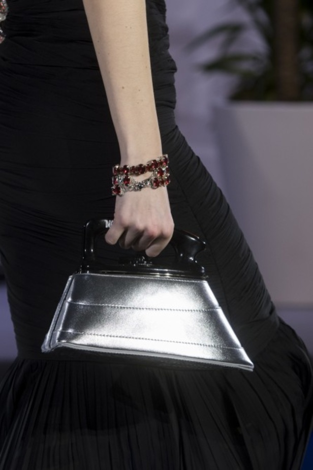 مجموعة Moschino  للألبسة الجاهزة لخريف و شتاء 2019