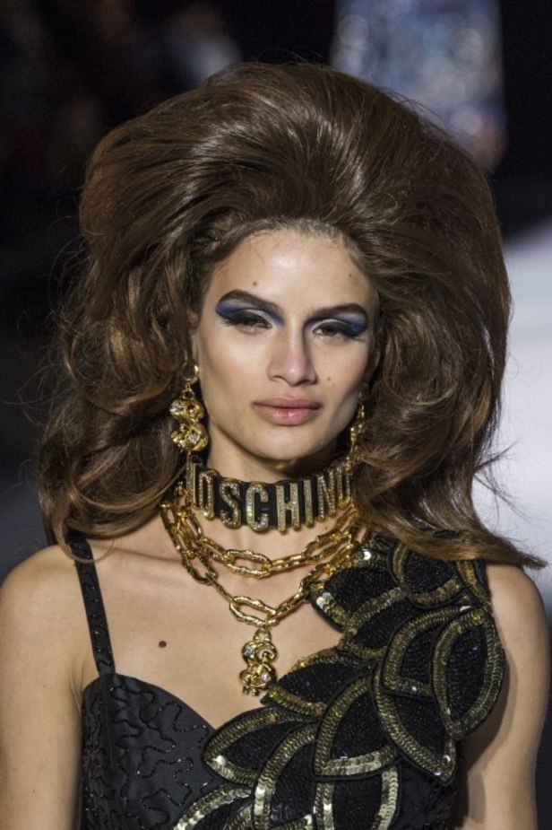 مجموعة Moschino  للألبسة الجاهزة لخريف و شتاء 2019