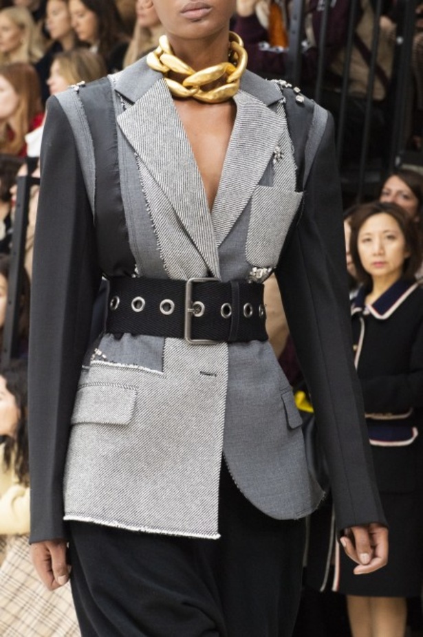 عرض أزياءJ.W. Anderson  لموسم خريف وشتاء 2019