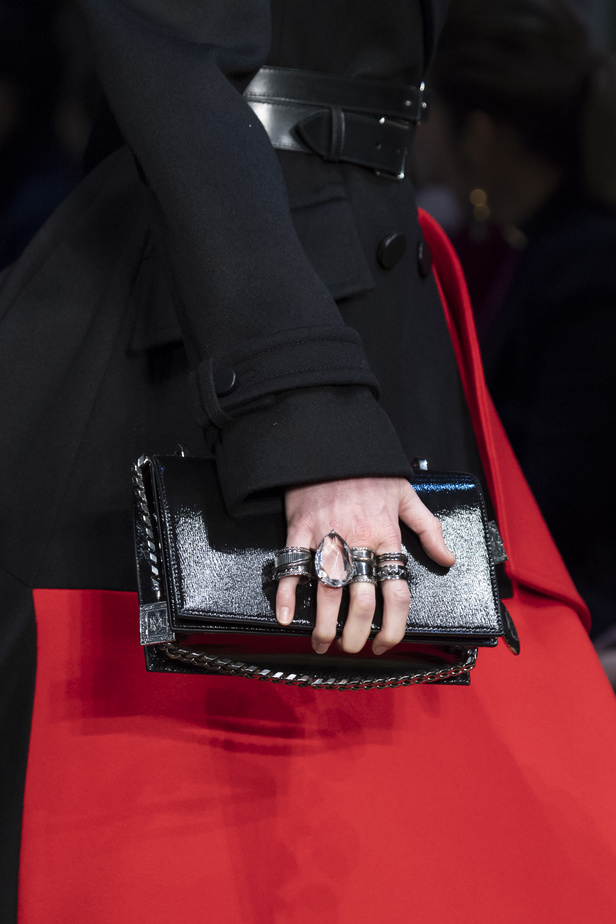 عرض أزياء ألكسندر ماكوين لموسم خريف وشتاء 2019