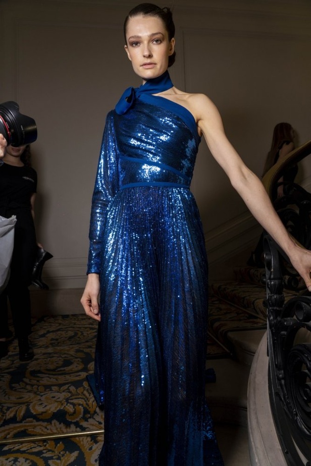 تصاميم كلاسيكية ومتنوعة من Elie Saab لخريف وشتاء 2019 