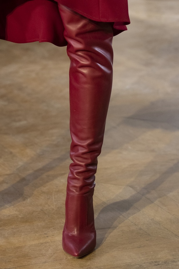 تصاميم كلاسيكية ومتنوعة من Elie Saab لخريف وشتاء 2019 