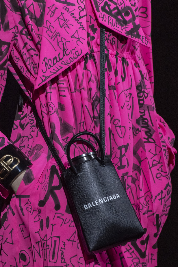 عرض Balenciaga لخريف 2019