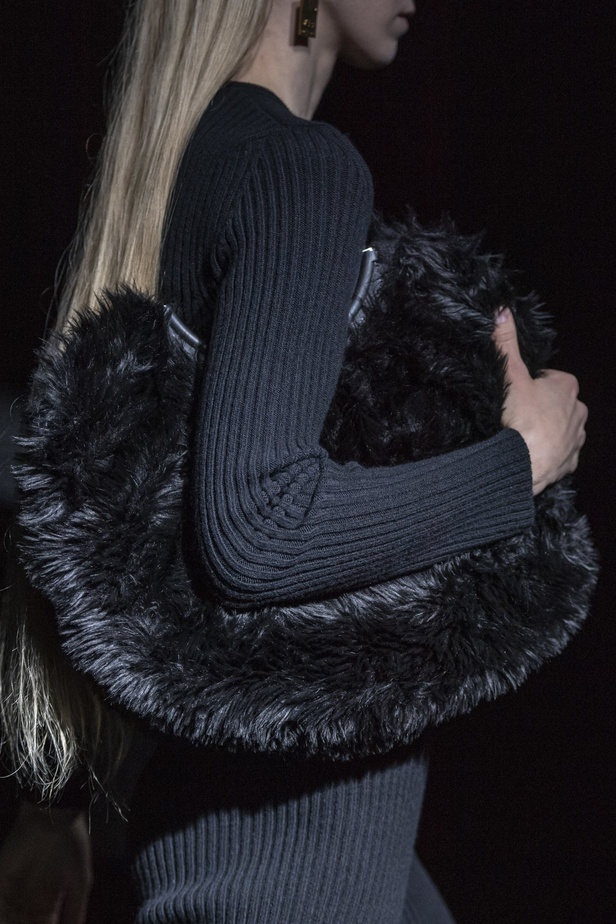 عرض Balenciaga لخريف 2019