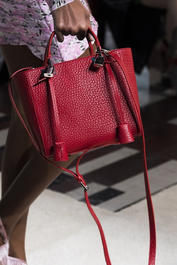 مجموعة Giambattista Valli للألبسة الجاهزة لخريف 2019