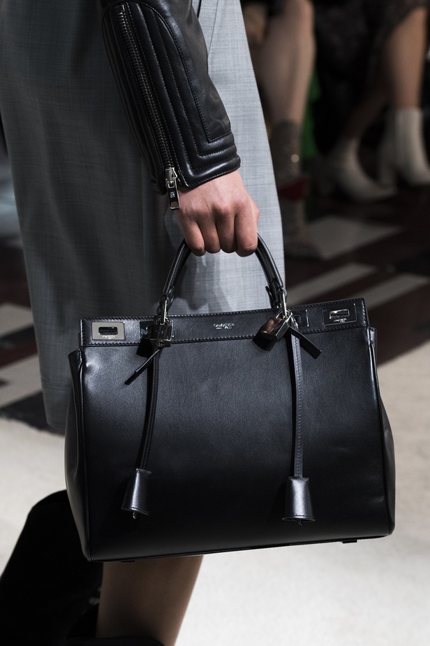 مجموعة Giambattista Valli للألبسة الجاهزة لخريف 2019