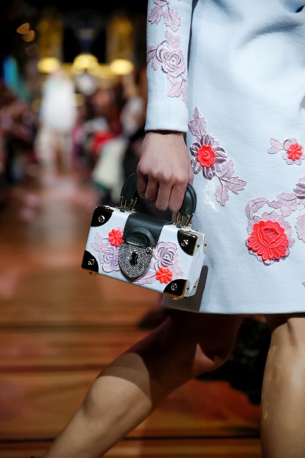 مجموعة سكياباريلي للهوت كوتور لربيع وصيف 2019