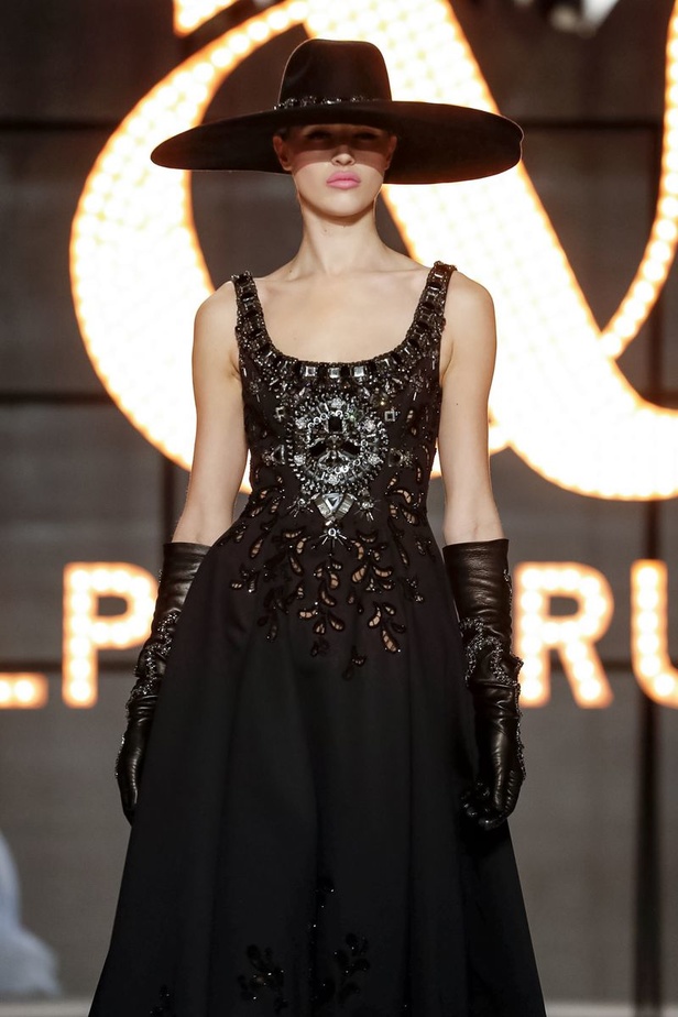 مجموعة رالف أند روسو للهوت كوتور لموسم ربيع وصيف 2019