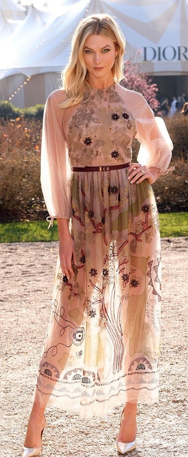 عرض أزياء Christian Dior للهوت كوتور لربيع وصيف 2019 !