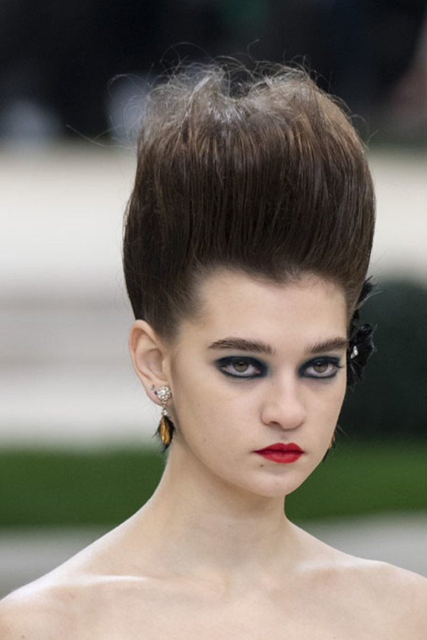 عرض "شانيل" Chanel لربيع وصيف 2019 للهوت كوتور !