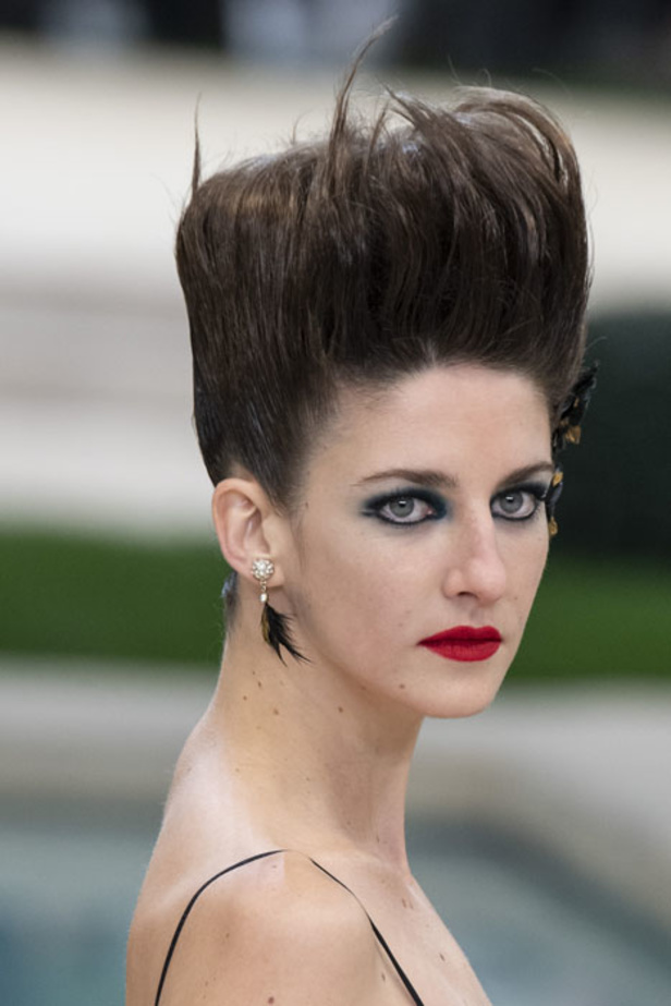 عرض "شانيل" Chanel لربيع وصيف 2019 للهوت كوتور !