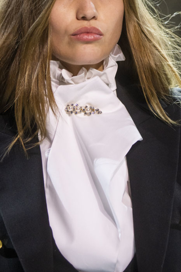 مجموعة الألبسة الراقية من ألكسندر فوتييه لربيع 2019