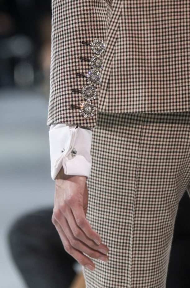 مجموعة الألبسة الراقية من ألكسندر فوتييه لربيع 2019