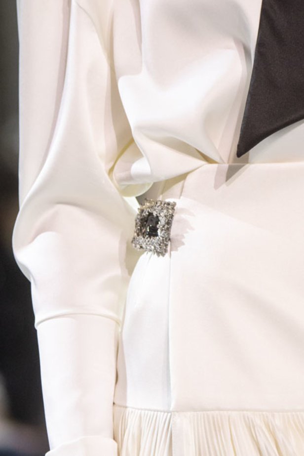 مجموعة الألبسة الراقية من ألكسندر فوتييه لربيع 2019