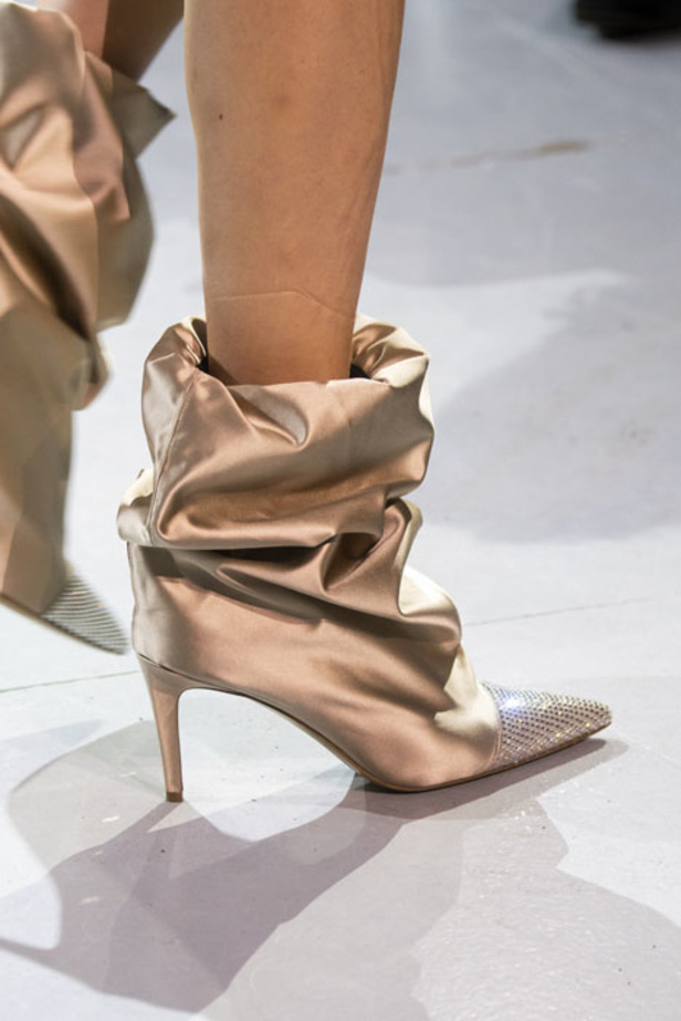 مجموعة الألبسة الراقية من ألكسندر فوتييه لربيع 2019