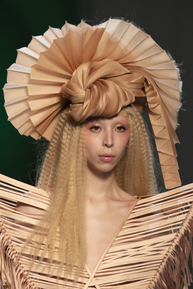 مجموعة الألبسة الراقية من جان بول غوتييه لربيع 2019