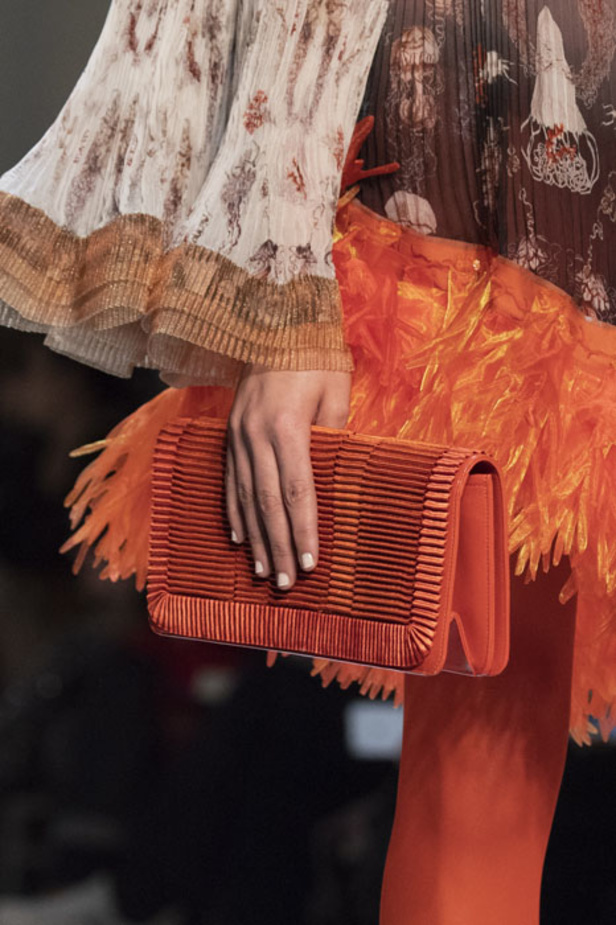 مجموعة الألبسة الراقية من جان بول غوتييه لربيع 2019