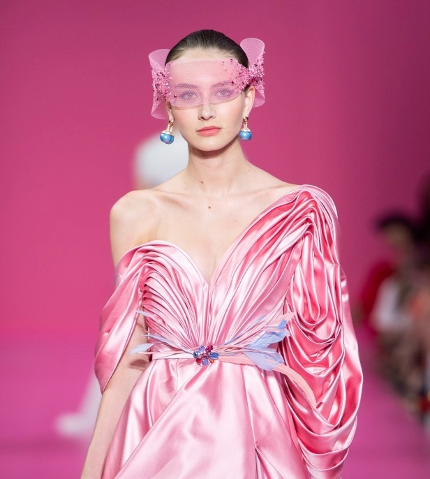 مجموعة جورج حبيقة للأزياء الراقية لخريف 2019: أناقة في التصاميم وعصرية بالتفاصيل