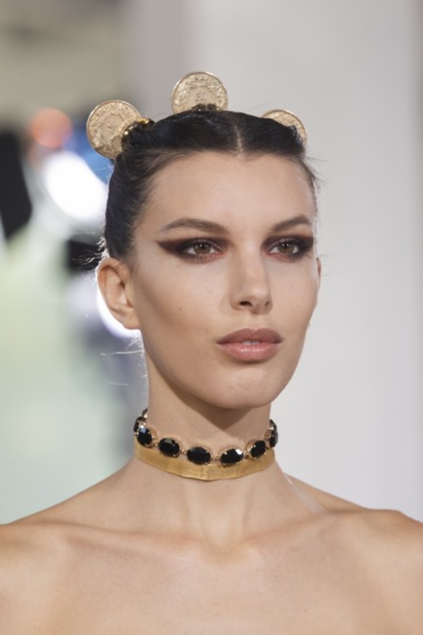 مجموعة إيلي صعب للأزياء الفاخرة لخريف وشتاء 2020 من وحي الصين