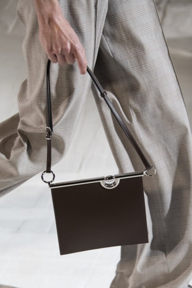 عرض أزياء Hermes لربيع وصيف 2021 من أسبوع الموضة في باريس