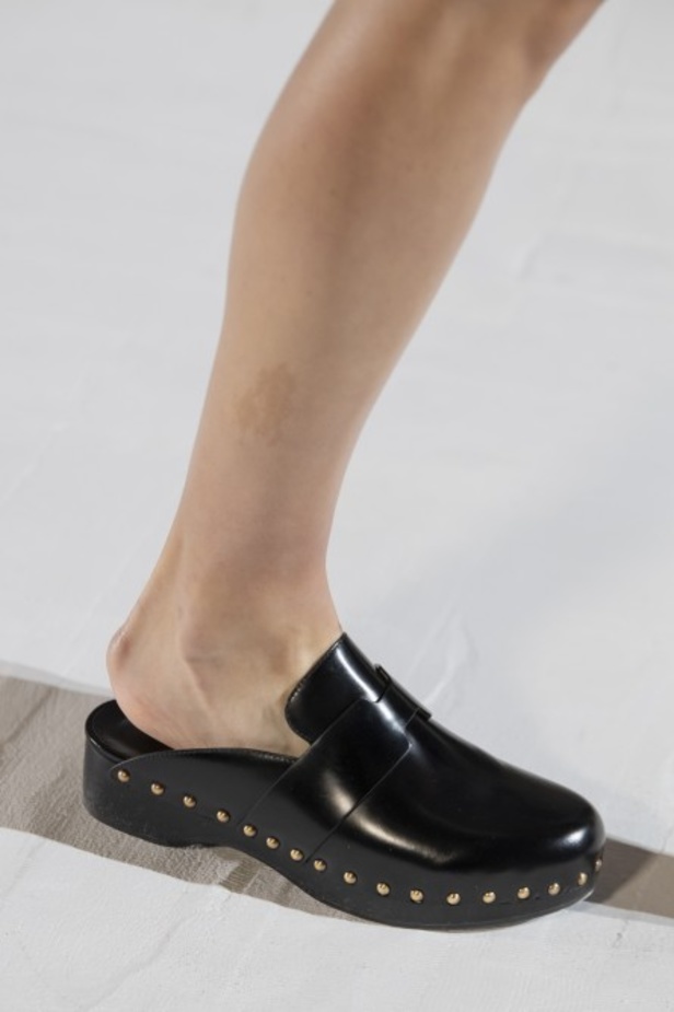 عرض أزياء Hermes لربيع وصيف 2021 من أسبوع الموضة في باريس