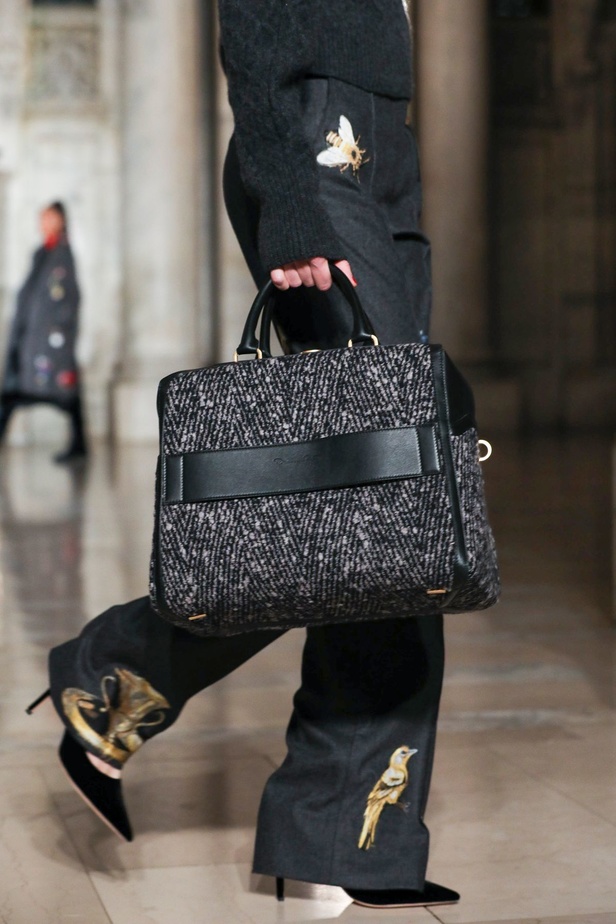 مجموعة اوسكار دي لارنتا من اسبوع الموضة في نيويورك 2020 